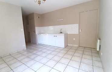 Appartement de type 2 dans résidence avec ascenseur.