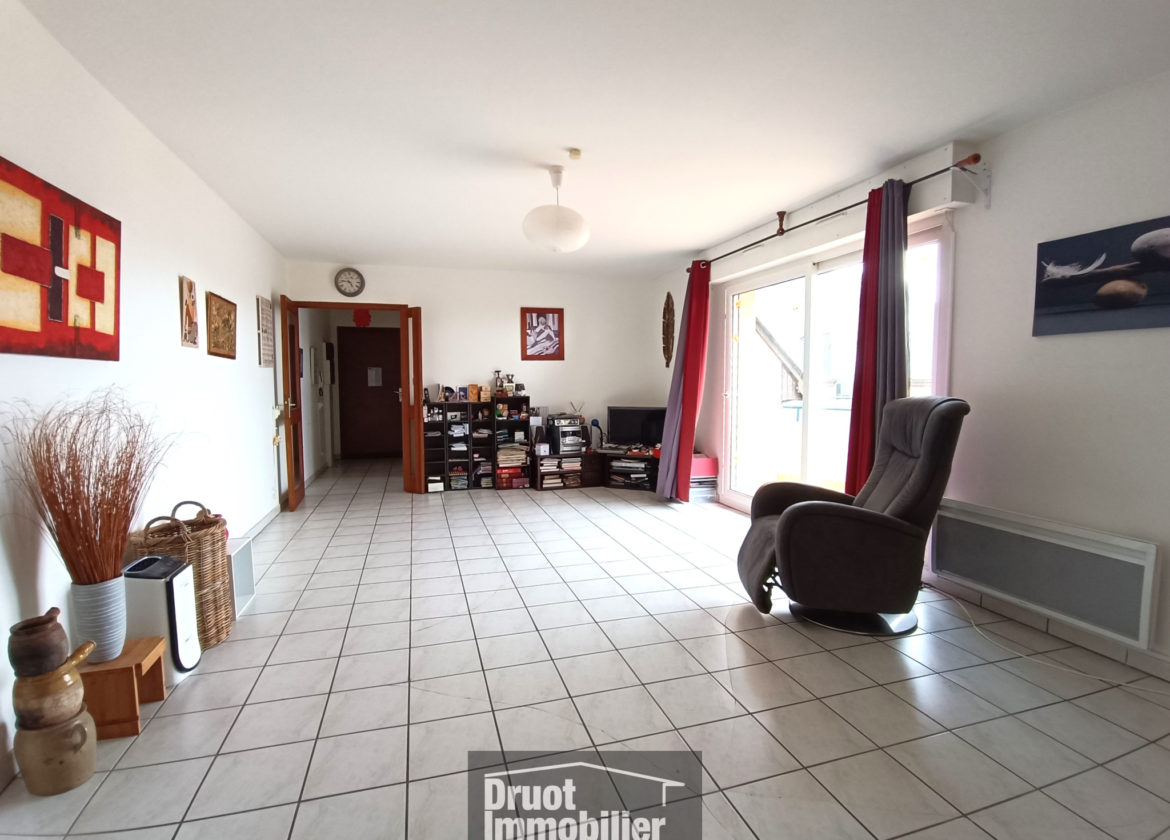 Appartement Duplex T3 avec terasse et Garage