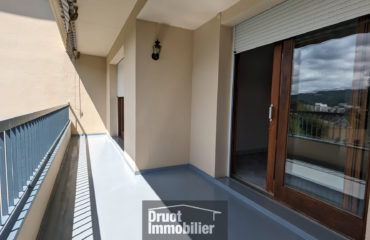 Appartement T2 avec BALCONS - GARAGE- St Geniez d'Olt et Aubrac
