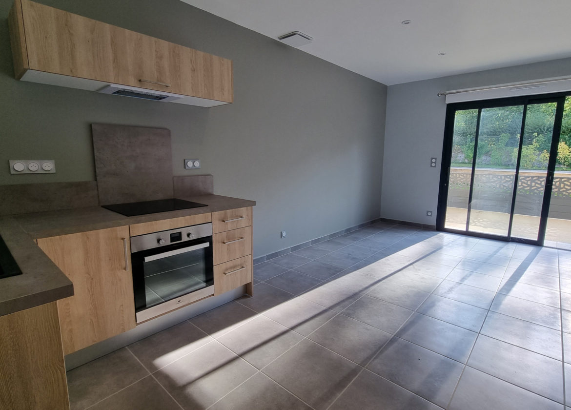 APPARTEMENT T2, NEUF - adapté mobilité réduite -TERRASSE- JARDIN