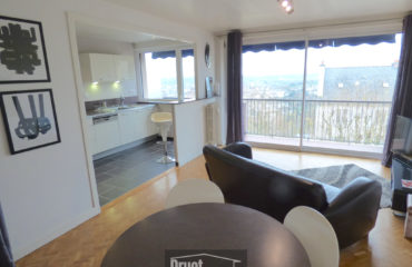 Appartement T2 tour de ville avec ascenseur et balcon