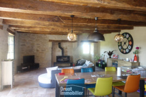 Beau corps de ferme rénové avec gîte