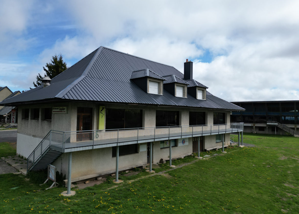 CHALET AUX PISTES DE SKI DU BOUYSSOU