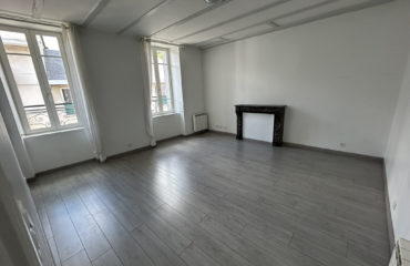 ESPALION, bel appartement T3 de 79 m2, centre ville, cave