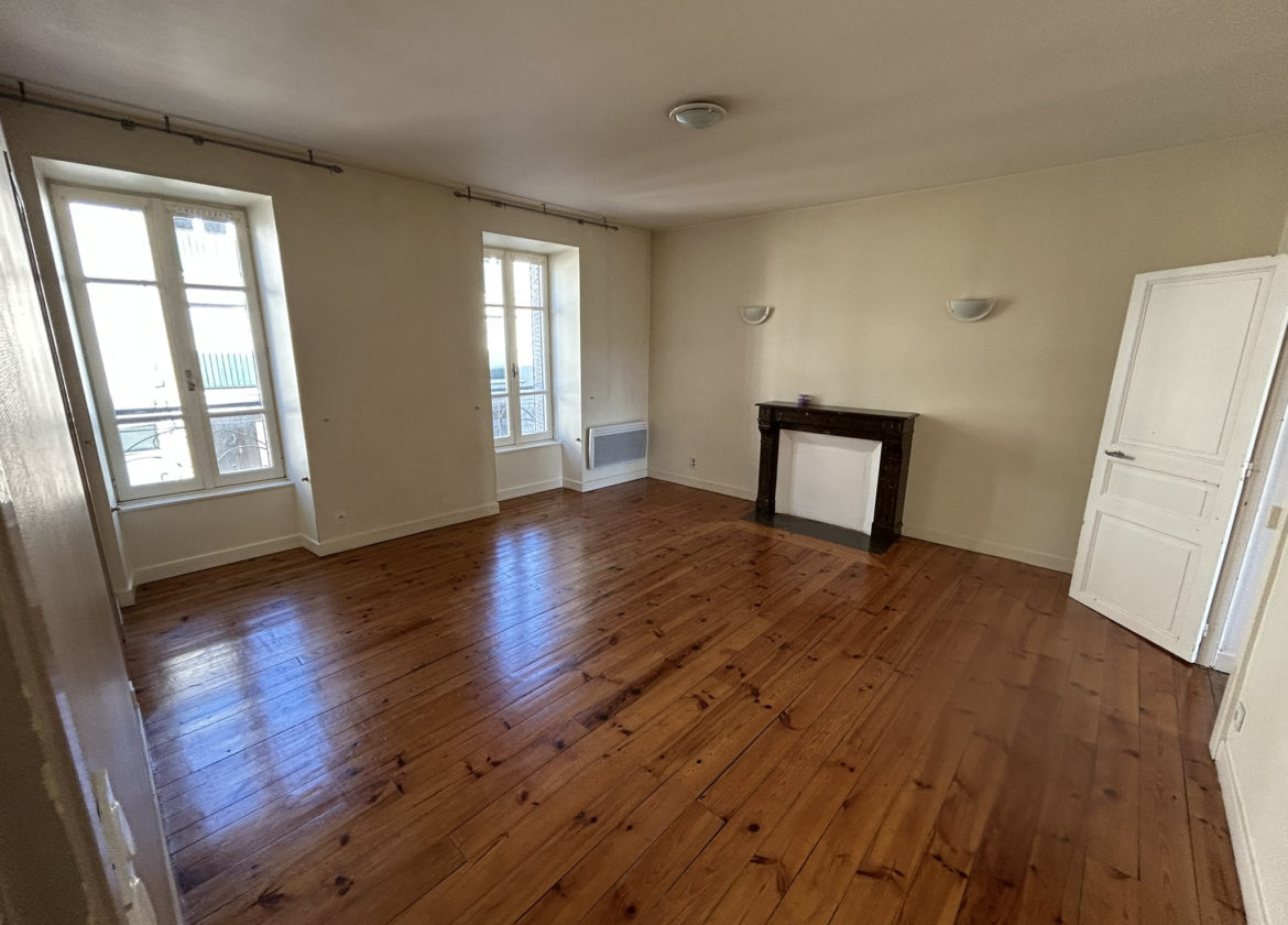 ESPALION, bel appartement T4 de 79 m2, centre ville, cave