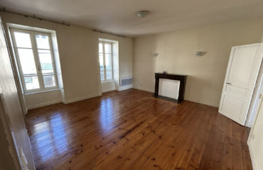 ESPALION, bel appartement T4 de 79 m2, centre ville, cave