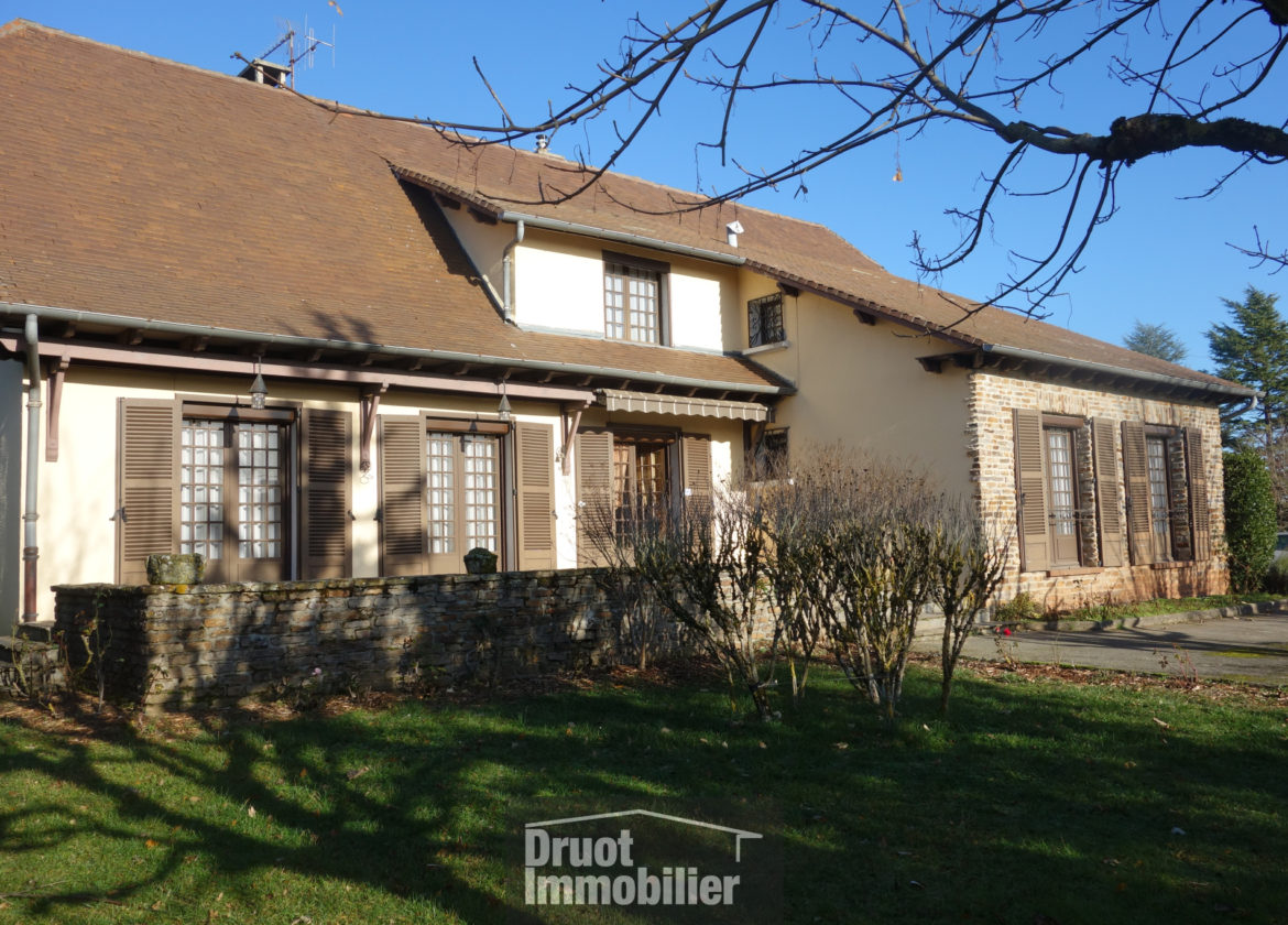 Grand pavillon de type 5 de 191m2