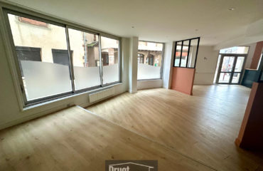 Local commercial 96,57m2 Centre ville ESPALION