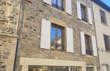 Maison coeur de village St Geniez d'Olt