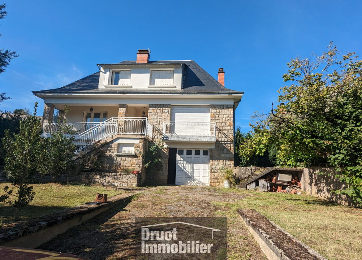 MAISON de caractère - TERRAIN DE 1189m2 - GARAGE