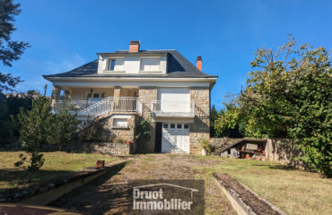 MAISON de caractère - TERRAIN DE 1189m2 - GARAGE