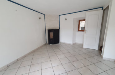 Maison de village mitoyenne avec terrasse