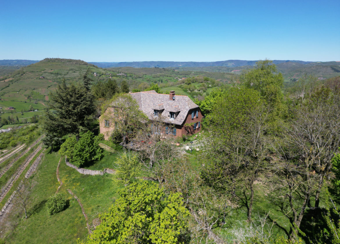 Maison Valady - 270m2 habitables - 7200m2 de terrain