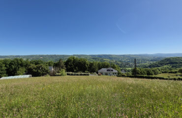Sur les hauteurs d'ESPALION, terrain à bâtir 1100 m2