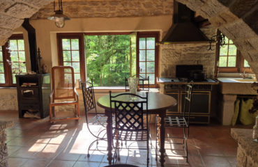 Ancien moulin, 8000 m2 de terrain, à 5 minutes de LAISSAC