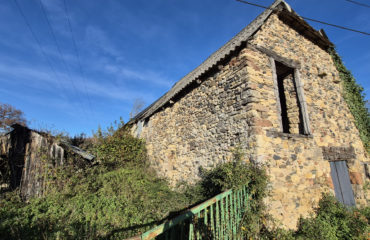 Ensemble de deux granges à rénover, SAINT COME D'OLT