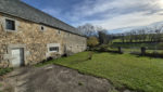 Ensemble immobilier, 5 min d'Huparlac sur plus d'1ha de terre