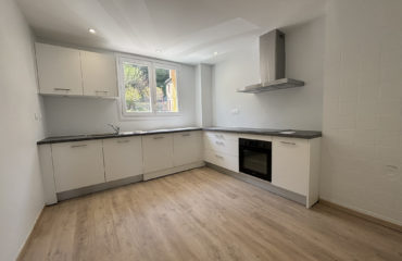 Investissement locatif, ESPALION, immeuble avec garages