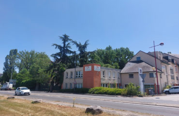 Local commercial 179m2 avec parking - Grande visibilité - RODEZ