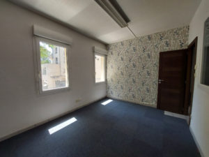 Local commercial 179m2 avec parking - Grande visibilité - RODEZ