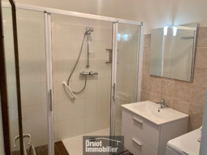 Maison de type 3 de plain pied avec garage et jardin