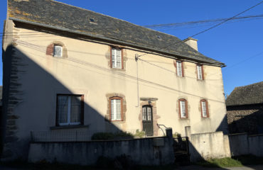 Maison de village en pierre