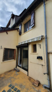 Maison de village mitoyenne avec terrasse