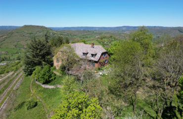 Maison Valady - 270m2 habitables - 7200m2 de terrain