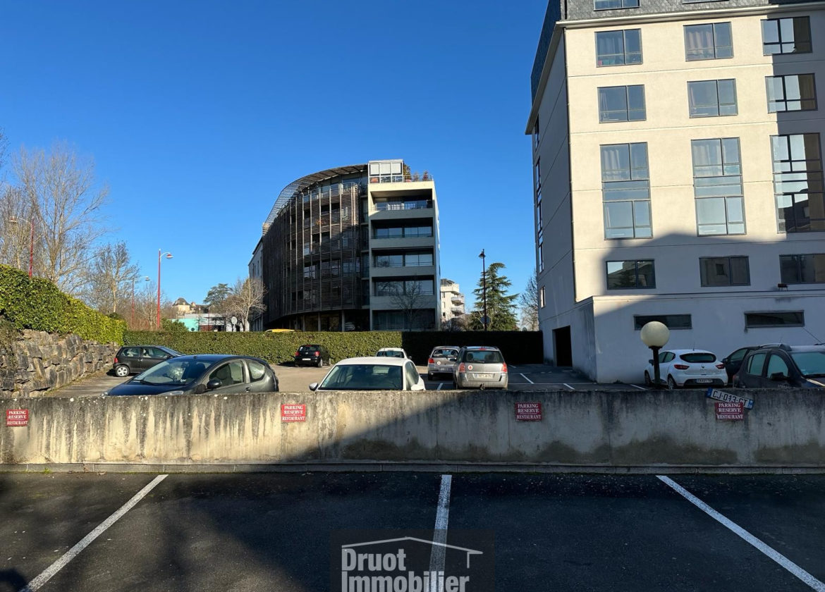 Places de parking Bourran