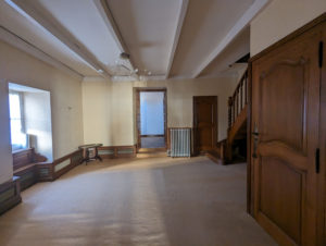 ST GENIEZ D OLT ET AUBRAC - APPARTEMENT - TERRASSE - STATIONNEMENT PRIVATIF