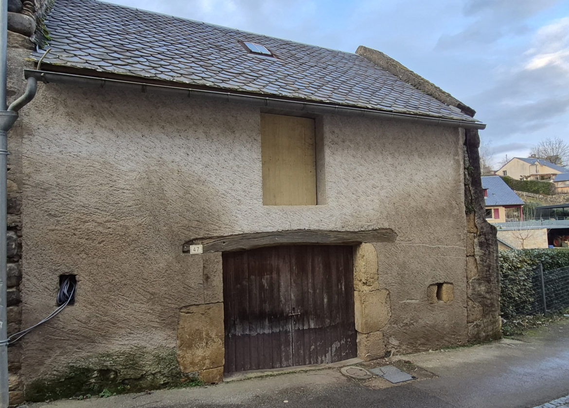 Ancienne grange/étable avec jardin à transformer en habitation
