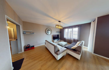 Appartement T3 avec balcon, loggia, cave et emplacement de parking couvert