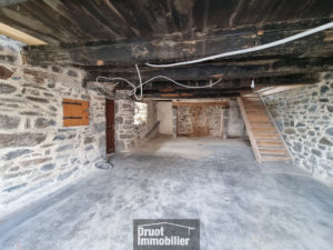 AUBRAC - MAISON - TERRAIN et garage