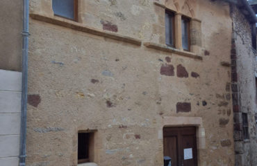 Dépendance en pierre, coeur de village SAINT COME D'OLT