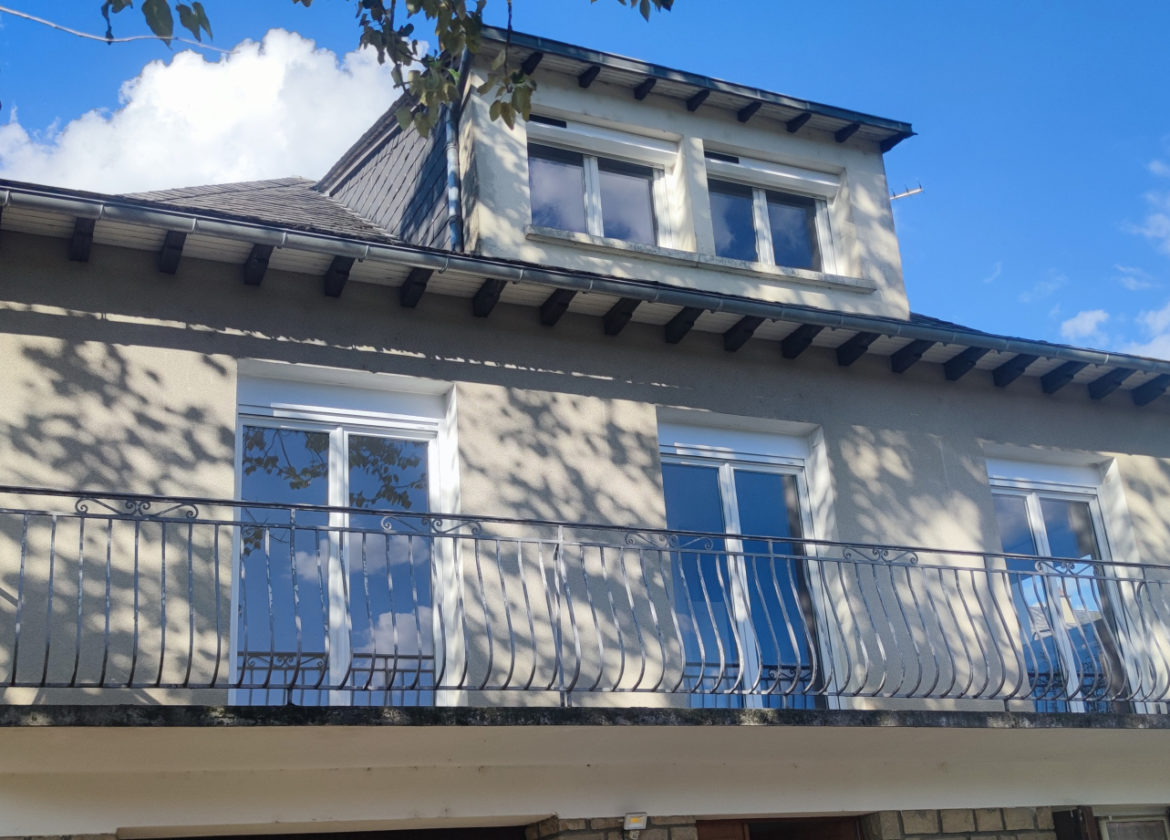 ESPALION, maison de type 6 exposée Sud sur une parcelle de 660 m2