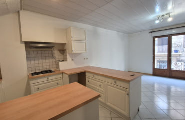 ESPALION, maison de ville de Type 3, avec garage