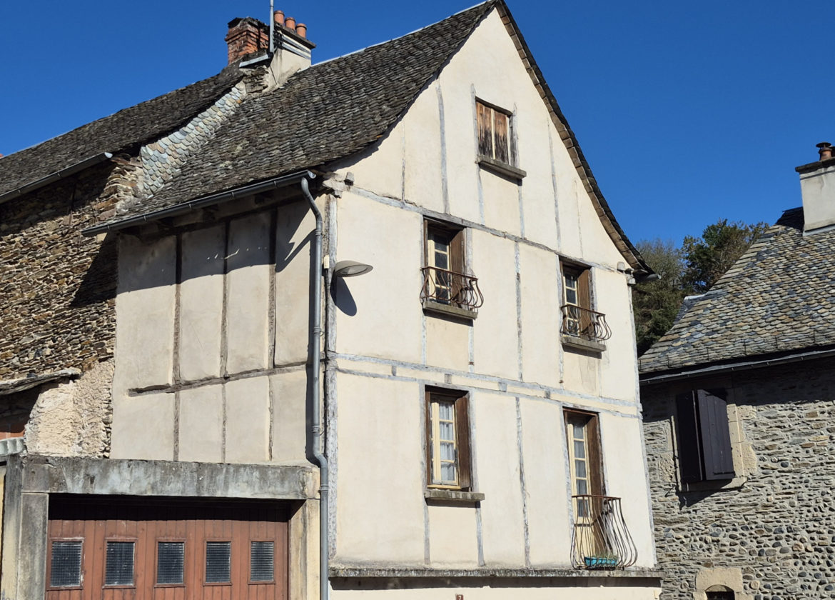 EXCLUSIVITE, maison de village, ESTAING, à rénover