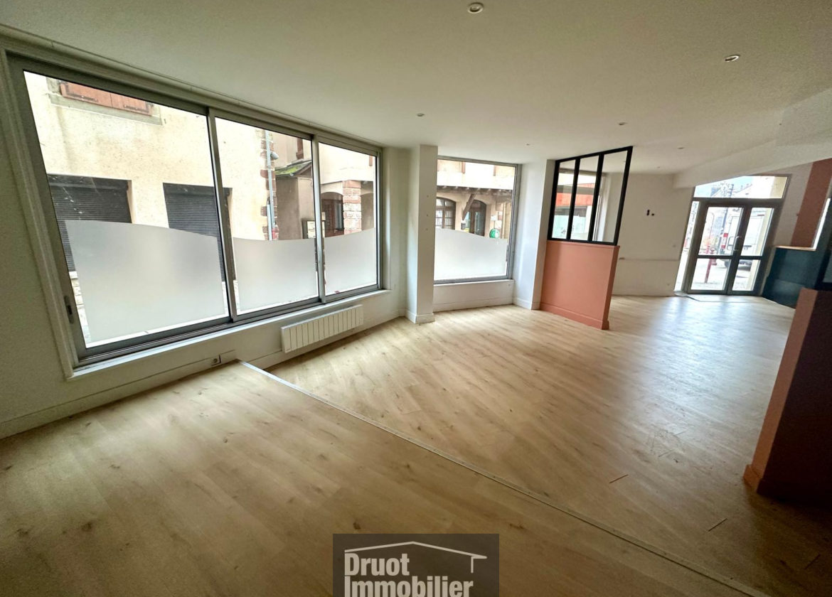 Local commercial 96,57m2 Centre ville ESPALION