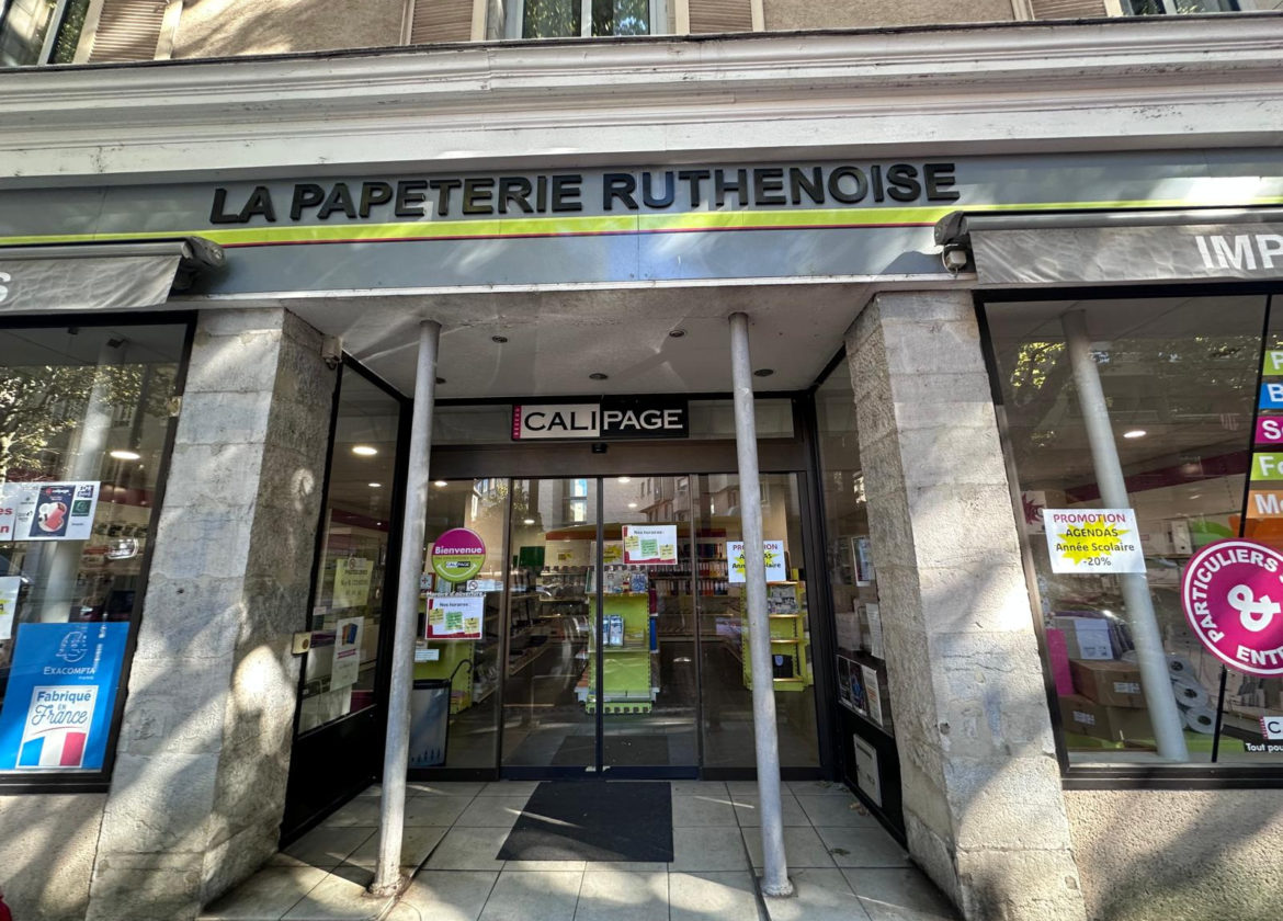 Local commercial tour de ville - 330m2