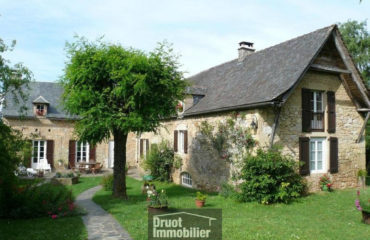 MAGNIFIQUE CORPS DE FERME RÉNOVÉ