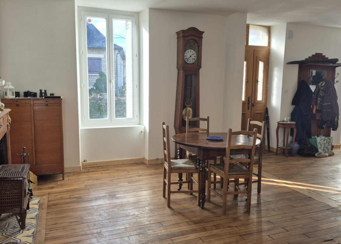 Maison de Type 5/6, garage, terrain, ESPALION