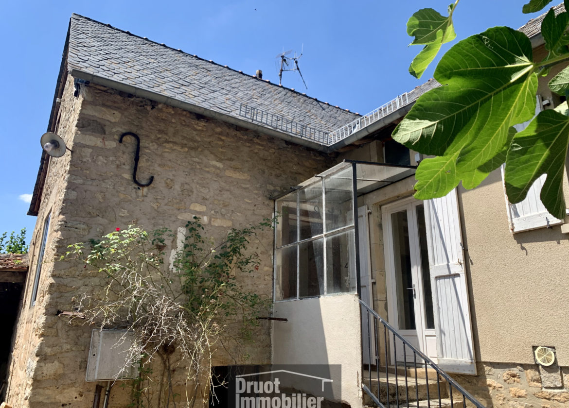 Maison en pierres de type 3 sur 2.500m2 de terrain