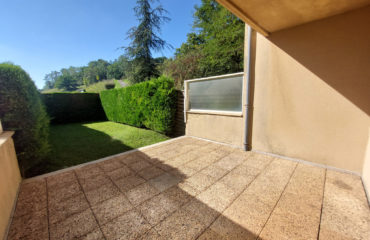 Studio avec terrasse, jardin et place de parking - ONET-LE-CHATEAU